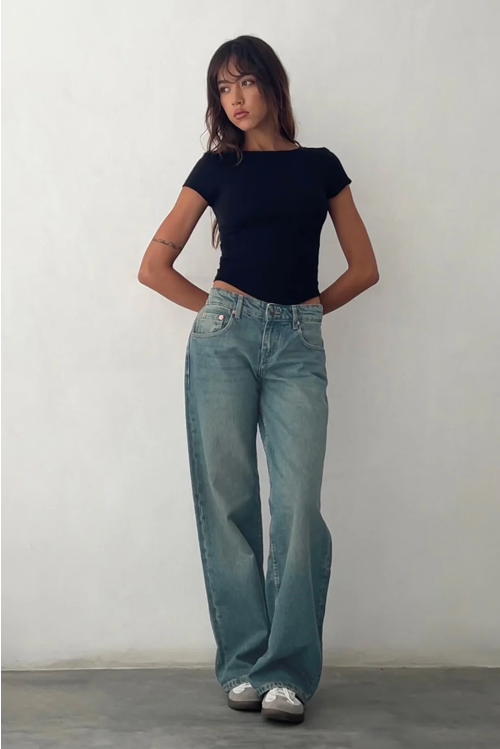 MILA | Low-Rise Jeans