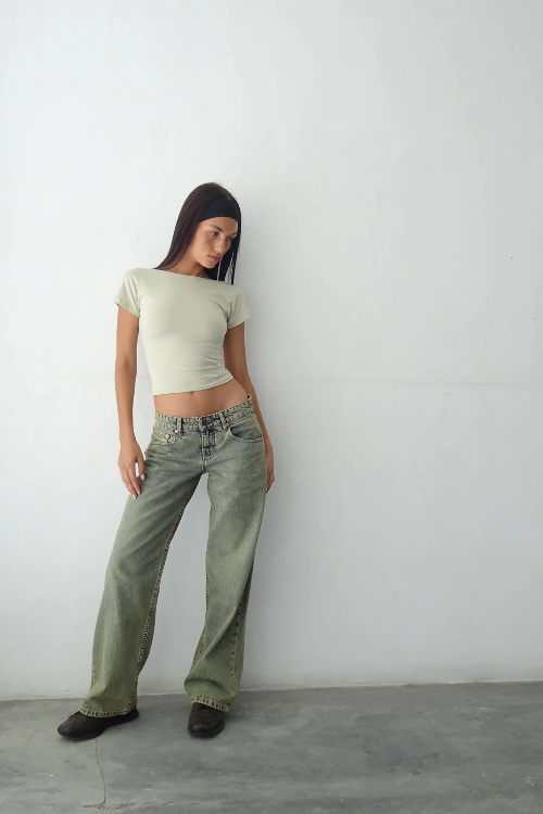 MILA | Low-Rise Jeans