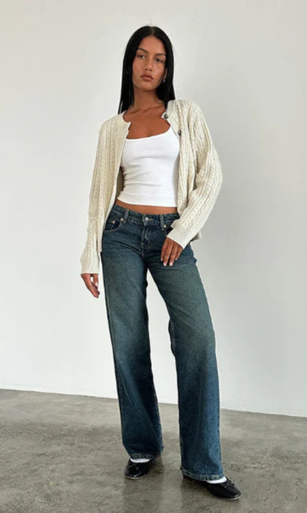 MILA | Low-Rise Jeans